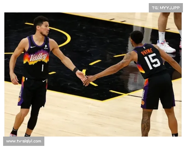 “鹿智博退役战迎战乌兹别克双料冠军,地面技术与泰拳体系正面碰撞” “鹿智博退役战迎战乌兹别克双料冠军,地面技术与泰拳体系正面碰撞”